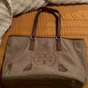 Beautiful Preloved Tory Burch handbag.